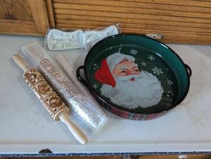 lot 949 image: Christmas Holiday Baking Set with Rolling Pin and Plate