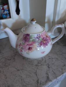 lot 984 image: Floral Porcelain Teapot with Pink and Purple Blooms