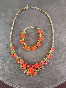 lot 2002 image: Gold-toned Rose Garden Statement Necklace