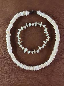 Mother of Pearl Style Necklace and Bracelet Set