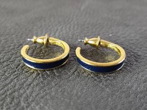 lot 2040 image: Gold Tone Navy Enamel Hoop Earrings