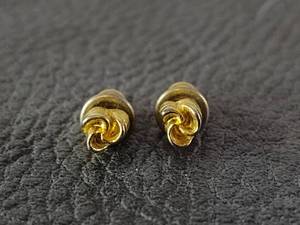 lot 2041 image: Gold Tone Floral Stud Earrings