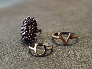 lot 2044 image: Bohemian Garnet Cluster Ring Set