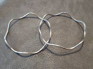 lot 2049 image: Silver-Toned Wave Design Bangle Bracelet Set