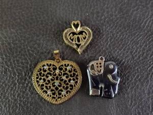 lot 2083 image: Small Pendant Collection