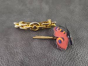 lot 2099 image: Butterfly and Gold Chain Hair Pin Collection