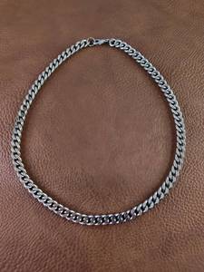 lot 2100 image: Silver-Toned Cuban Link Chain Necklace