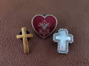 lot 2122 image: Small Religious Pin Collection