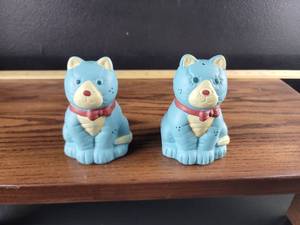 lot 2454 image: Blue Cat Salt and Pepper Shakers with Red Bow Ties