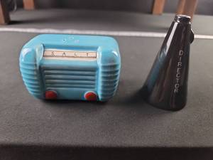 1950s Blue Salt Shaker Radio