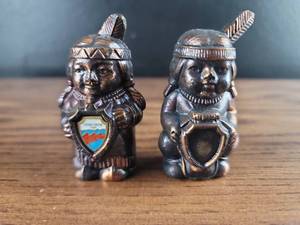 lot 2487 image: Grand Canyon Park Native American Salt and Pepper Shakers