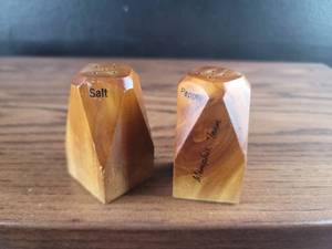 lot 2489 image: Wooden Salt and Pepper Shakers Set