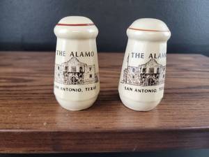 lot 2519 image: The Alamo Salt and Pepper Shakers San Antonio Texas