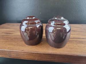 lot 2520 image: Brown Glass Electrical Insulators