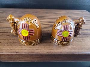 lot 2537 image: New Mexico Zia Symbol Salt and Pepper Shakers