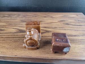 lot 2538 image: Chocolate Train Candy Mold Salt and Pepper Shaker