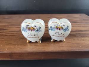 lot 2540 image: Heart Shaped Anniversary Porcelain Salt and Pepper shakers