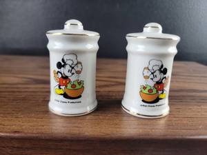 lot 2910 image: Mickey Mouse Chef Salt and Pepper Shakers