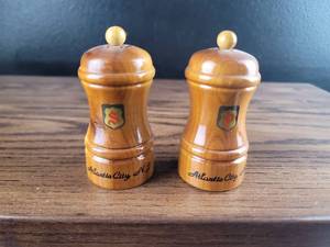 lot 2913 image: Atlantic City Wooden Salt and Pepper Shakers