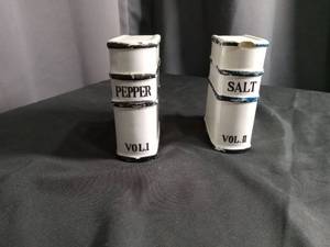 lot 2275 image: White Ceramic Salt and Pepper Shaker Set Vol I & II