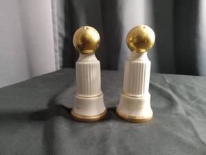 lot 2279 image: White and Gold Column Salt and Pepper Shakers