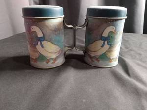 lot 2297 image: Decorative Duck Pattern Salt and Pepper Shakers