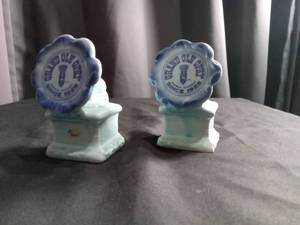 lot 2602 image: Grand Ole Opry Salt and Pepper Shakers