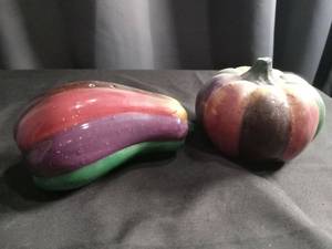lot 2609 image: Decorative Multi-Color Ceramic vegetable salt and pepper shaker set