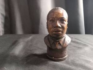 lot 2621 image: 1967 Bronze MLK Commemorative Bust