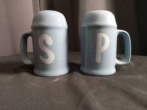 lot 2623 image: Light Blue Ceramic Salt and Pepper Shakers