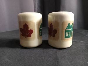 lot 2646 image: Hallmark Fall Theme Salt and Pepper Shakers