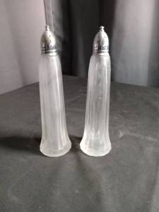 lot 2654 image: Frosted Glass Salt and Pepper Shakers with Silver Tops