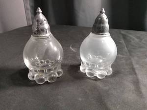 lot 2660 image: Frosted Glass Salt and Pepper Shakers with Bubble Base