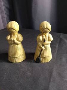 lot 2661 image: Ceramic Angel Salt and Pepper Shakers