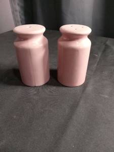 lot 2662 image: Pink Ceramic Salt and Pepper Shakers Set
