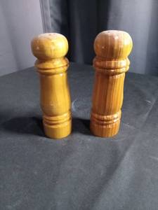 lot 2663 image: Wooden Salt and Pepper Shaker Set