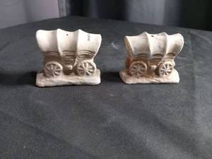 lot 2665 image: Ceramic Covered Wagon Salt and Pepper Shaker Set