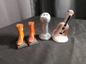 lot 2669 image: Microphone and Guitar Salt set. Cowboy boots shaker set