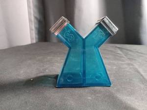 lot 2676 image: Salt and pepper shaker combo