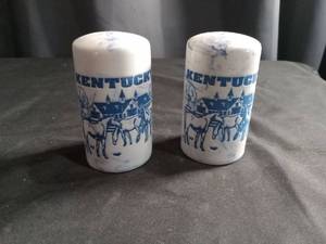 lot 2685 image: Kentucky Blue and White Horse Farm Salt & Pepper Shakers