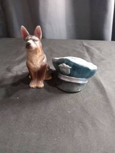 lot 2697 image: Bull Terrier and policeman hat salt and Pepper Shakers