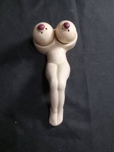 lot 2708 image: Vintage Ceramic  Salt and Pepper Shaker