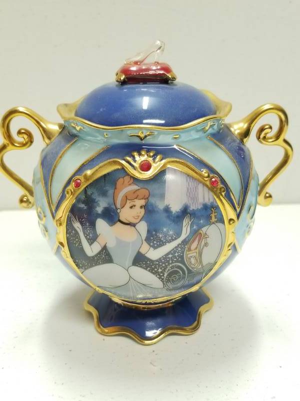 lot 1057 image: Cinderella 50th Anniversary Music Box Collection Limited Edition New