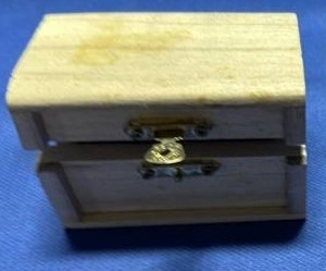 lot 5 image: Wooden Trinket Box