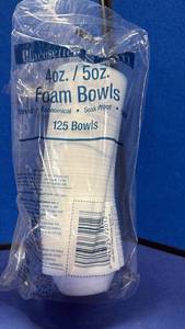 lot 73 image: Placesetter Foam Bowls 4oz5oz - 125 Count
