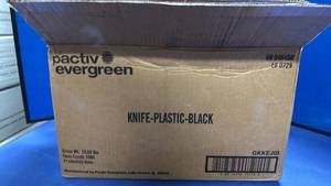 lot 118 image: Pactiv Evergreen Black Plastic Knives - Bulk Case