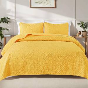 lot 19134 image: Exclusivo Mezcla Quilt Set Oversized King Size with 2 Pillow Shams, Lightweight Yellow Quilts with Vintage Damask Pattern, Soft Cal King Bedspreads Coverlets Bedding Set for All Seasons