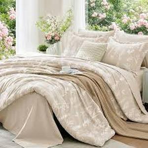 lot 9713 image: Muxhomo Bedding Conforter set