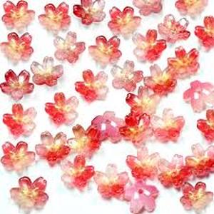 lot 20498 image: Pink Flower Acrylic Beads with Gold Trim
