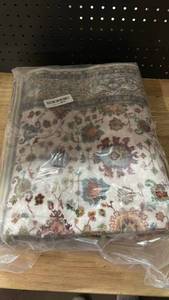 lot 19471 image: Ruggable Washable Area Rug - Floral Persian Design (2�6in x8�)